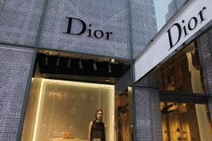 Faux parfum Dior : comment les reconnaître et éviter les contrefaçons